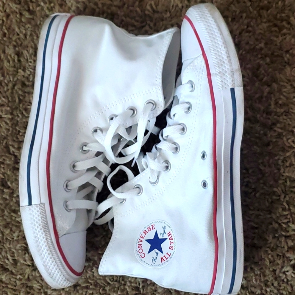 White Converse all star shoes